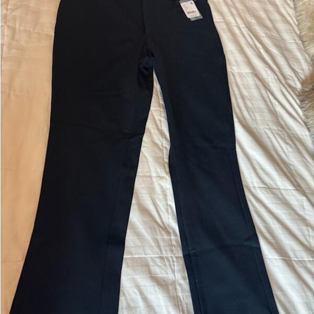 Free People Molly Pants
NWT Size 10
total waste is 33
front 16+”
back 16+” - Picture 7 of 10